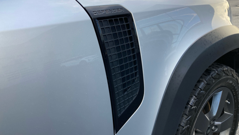 Land Rover Defender 3.0 D300 X-Dynamic HSE 110 5dr Auto Diesel Estate